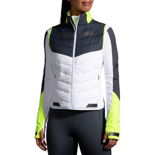 BROOKS WOMEN'S RUN VISIBLE INSULATED VEST 134 WHITE/ASPHALT/NIGHTLIFE